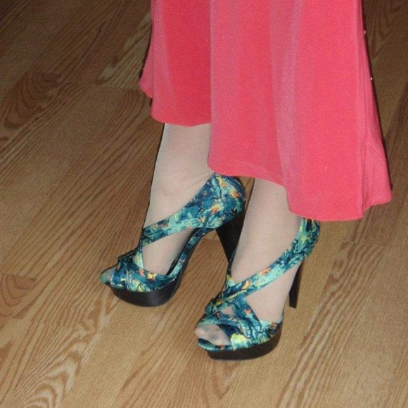 Party heels - Picture 2 of 2